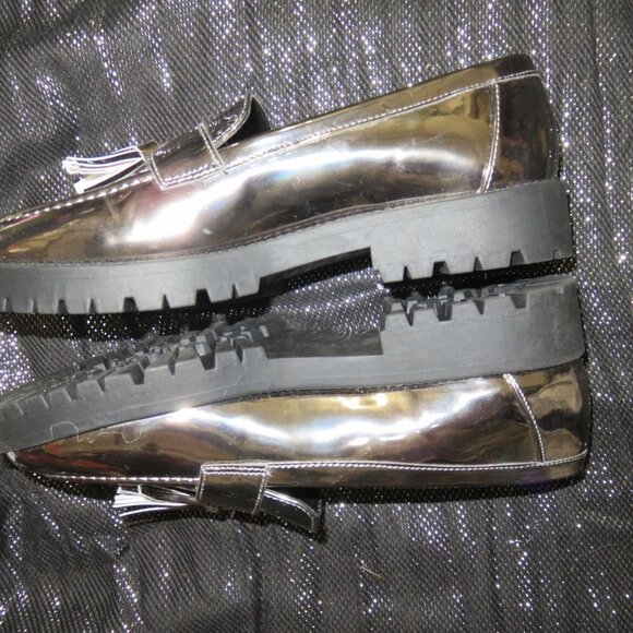 Bandolino Metallic Fillup Loafer Driving Shoe Slip On tassle embellished size 7 - Picture 6 of 8